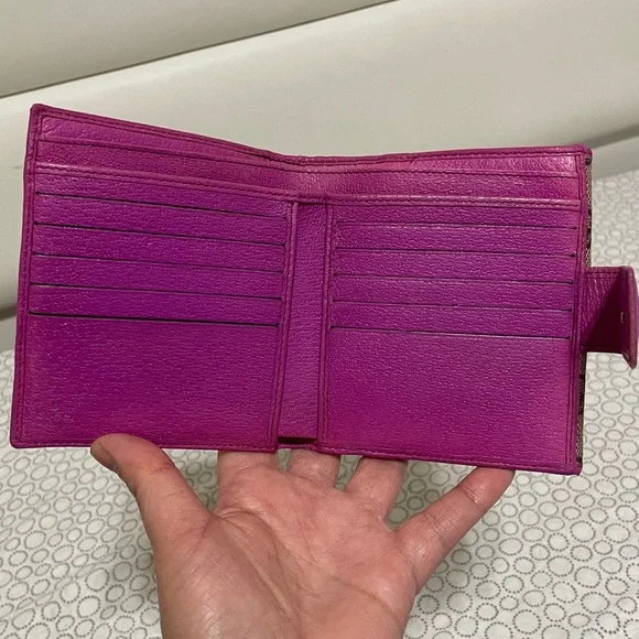 Gucci Tan and Pink Monogram Wallet - Picture 8 of 15